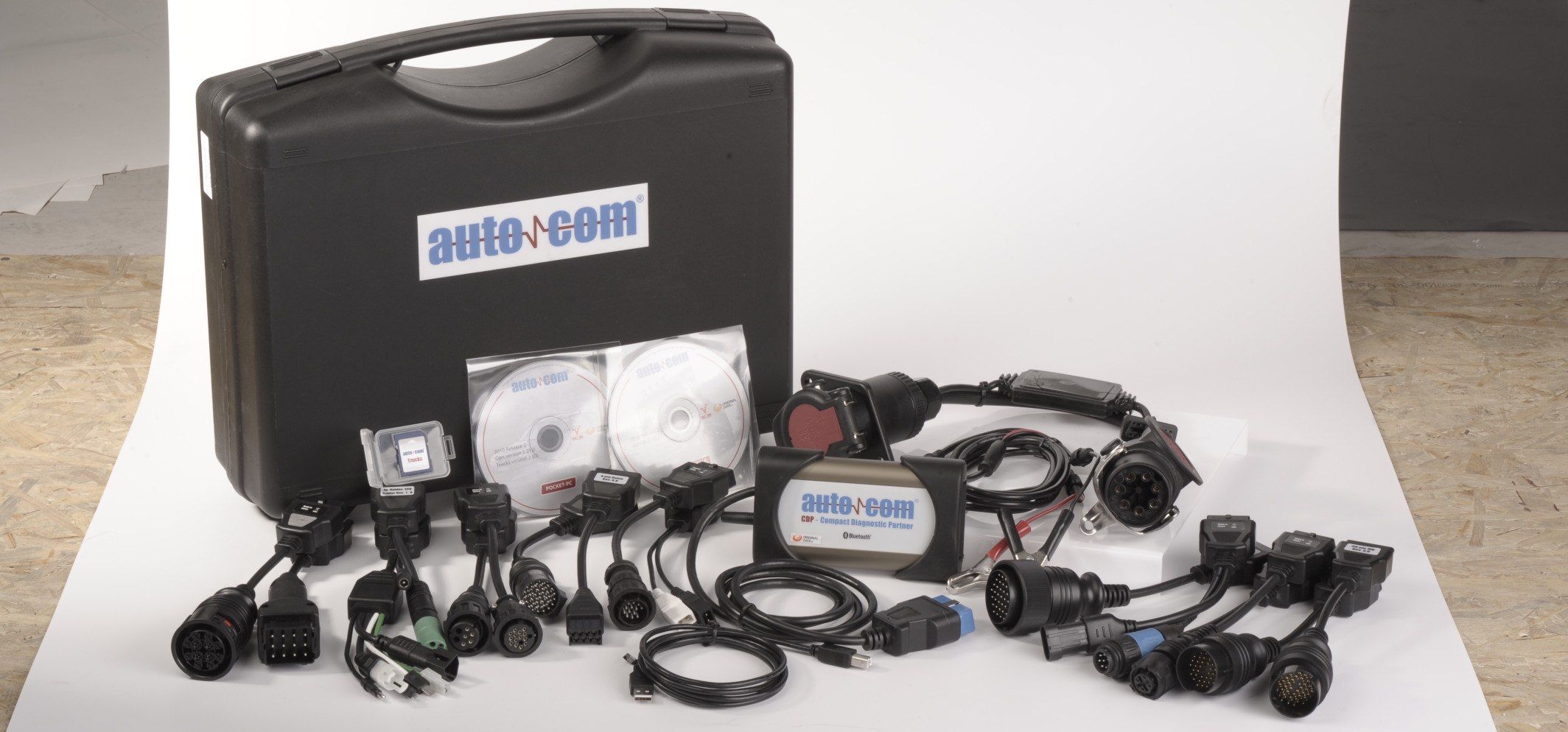 Фото переходников Mercedes и IVECO 38PIN